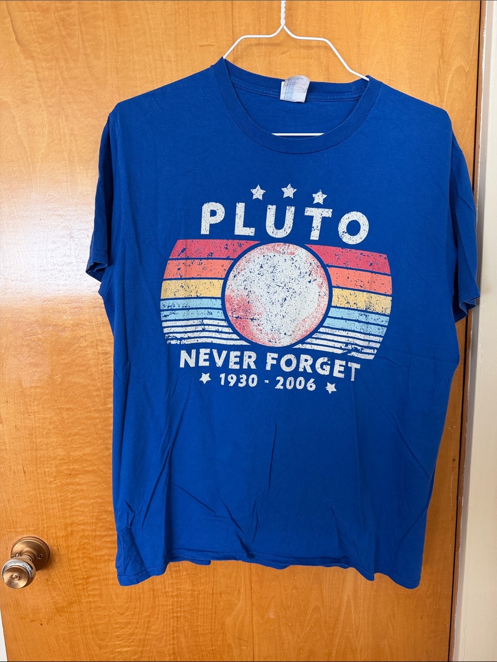 Blue 'Pluto Never Forget' Graphic unisex T‑Shirt